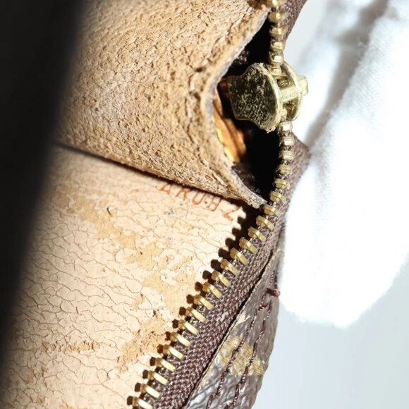 LOUIS VUITTON Monogram Bucket PM Pouch Accessory Pouch LV Auth 70300 - Picture 4 of 16